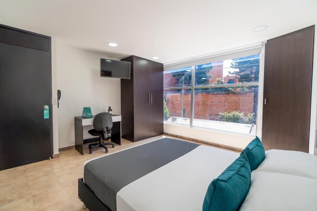 Ayenda Coliving La 78A Hotel Medellin Exterior photo