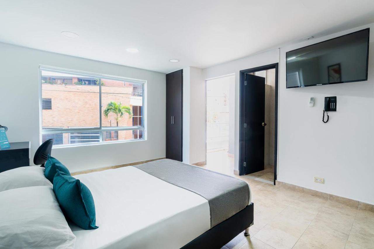 Ayenda Coliving La 78A Hotel Medellin Exterior photo