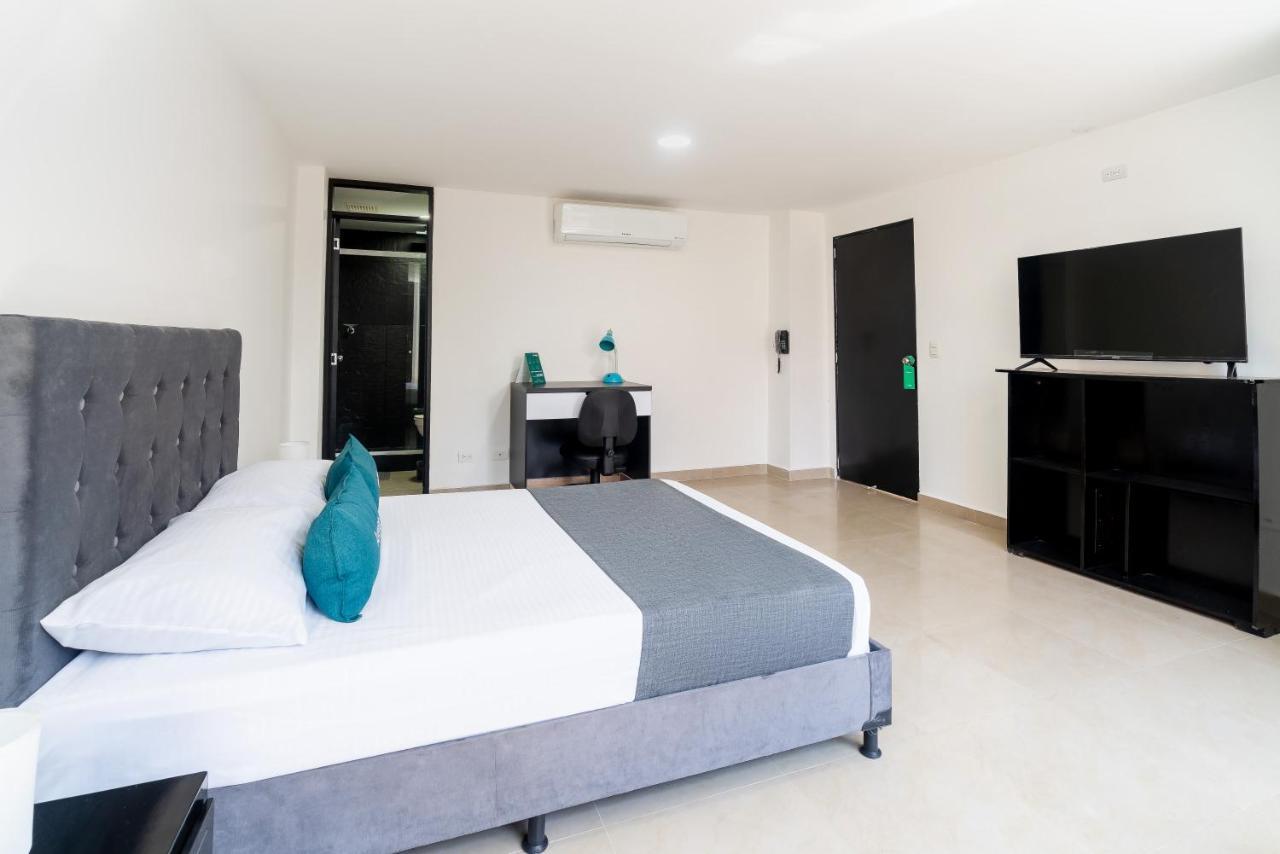 Ayenda Coliving La 78A Hotel Medellin Exterior photo