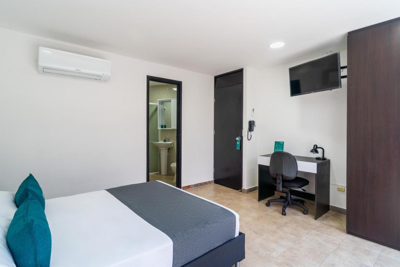 Ayenda Coliving La 78A Hotel Medellin Exterior photo