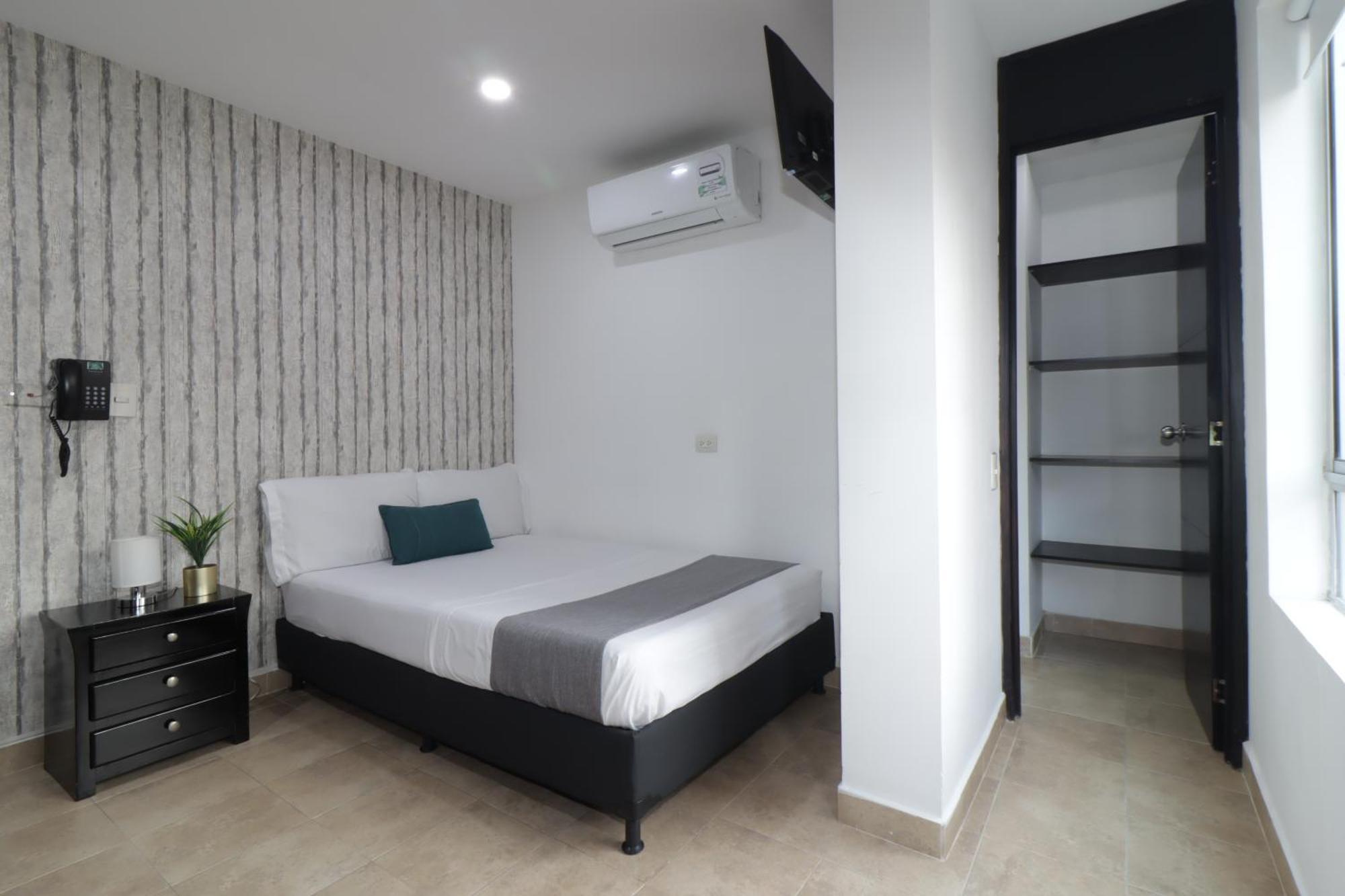 Ayenda Coliving La 78A Hotel Medellin Exterior photo